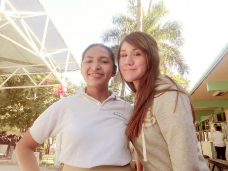 En esta fotografía me encuentro con Keysmer, una de mis amigas