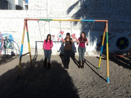 tampoco nos quedamos con las ganas de utilizar los columpios